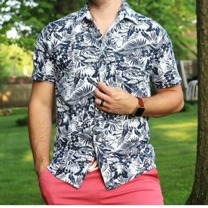 Goodfellow & Co. Men's Short Sleeve Button Down Shirt Floral size medium